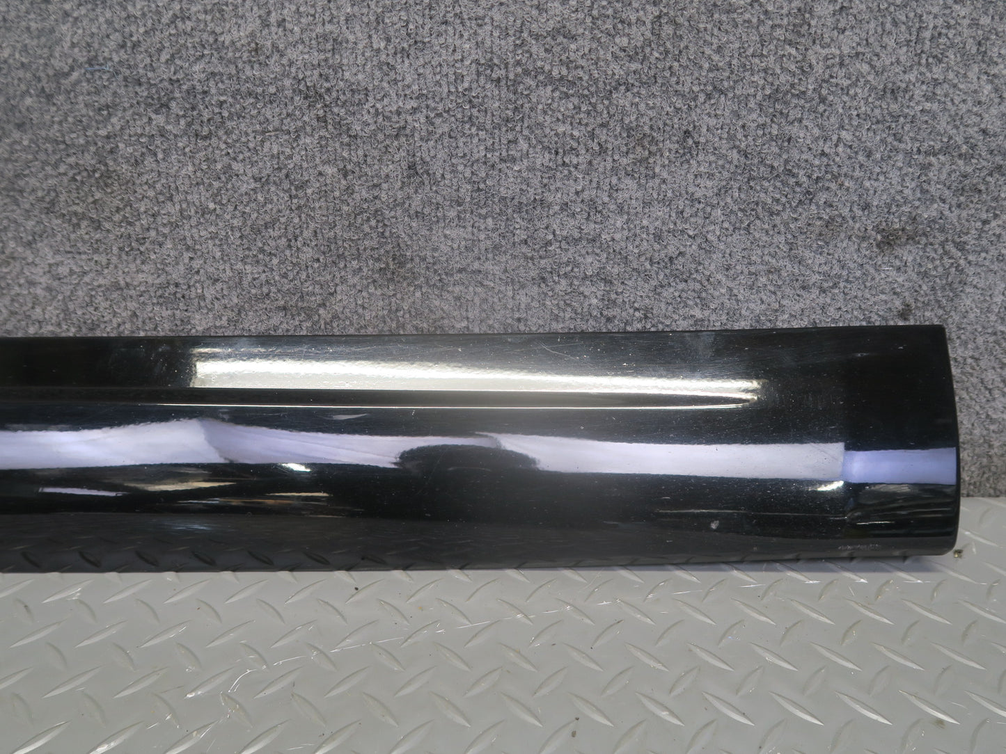2017-2020 Maserati Levante M161 Rear Left Door Lower Trim Molding 670035238