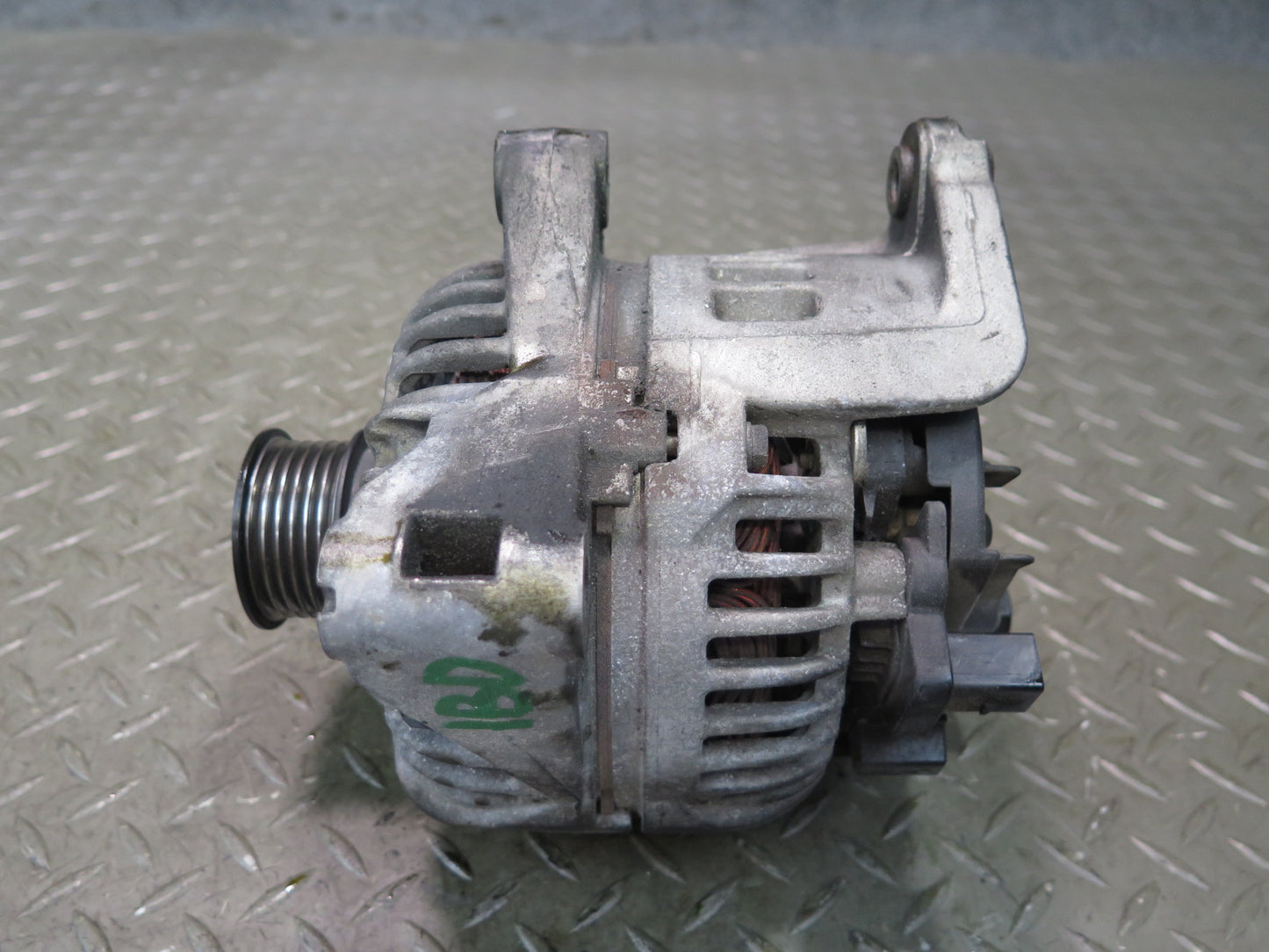 01-06 BMW E46 330ci Engine 120AMP Alternator Generator 7519618 OEM