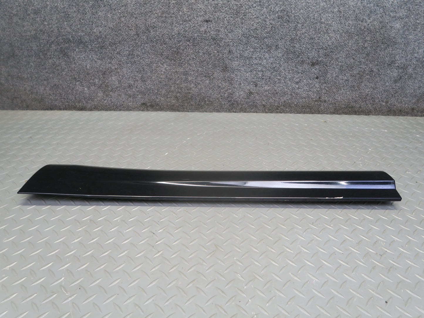 2017-2020 Maserati Levante M161 Rear Left Door Lower Trim Molding 670035238