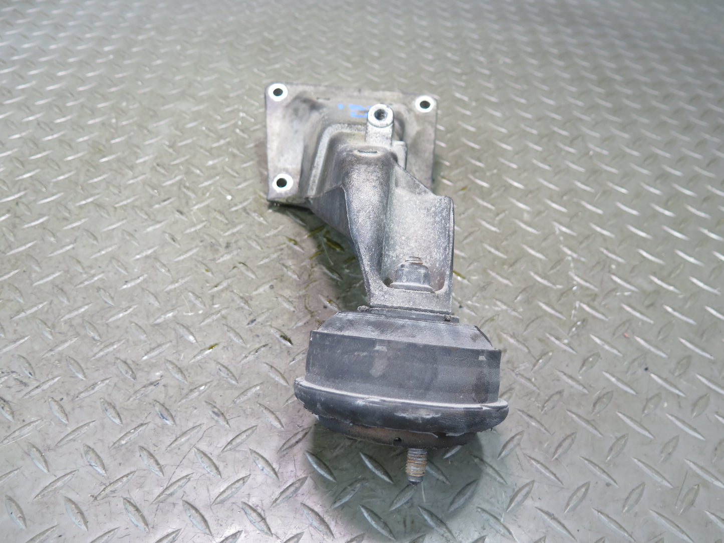 01-06 BMW E46 330ci M54 Set of 2 Engine Left & Right Motor Mount Support OEM