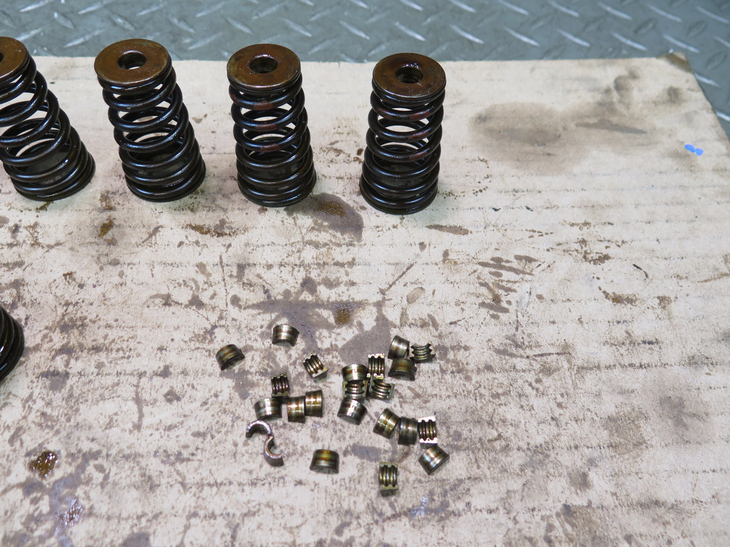 01-06 BMW E46 330ci M54 24pcs Engine Motor Inlet Valve w Spring Set OEM