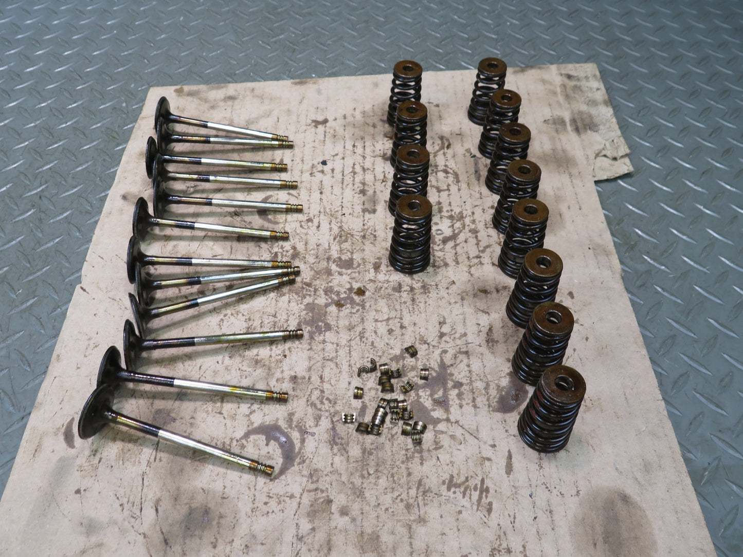01-06 BMW E46 330ci M54 24pcs Engine Motor Inlet Valve w Spring Set OEM