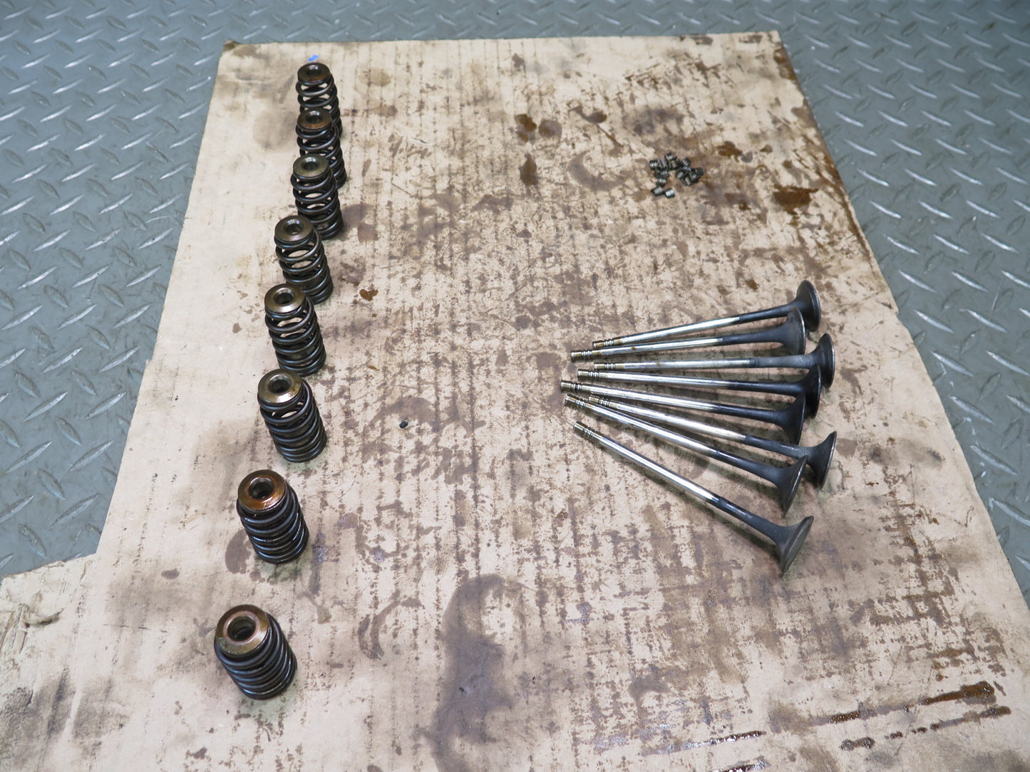 07-15 Mini S R55 R56 R57 R58 1.6L N18 Engine Outlet Exhaust Valve Spring Set OEM