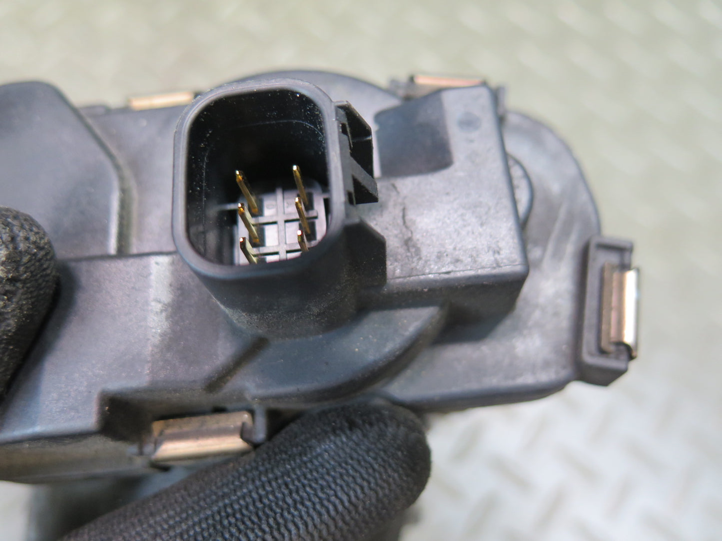 2010-2014 Cadillac Escalade Engine Motor Throttle Body