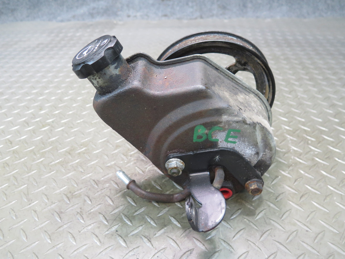 2010-2014 Cadillac Escalade Power Steering Pump  w Pulley