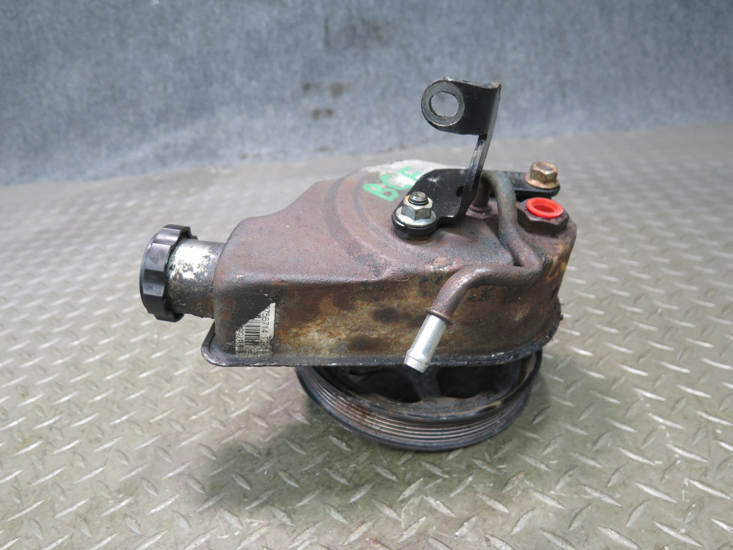 2010-2014 Cadillac Escalade Power Steering Pump  w Pulley