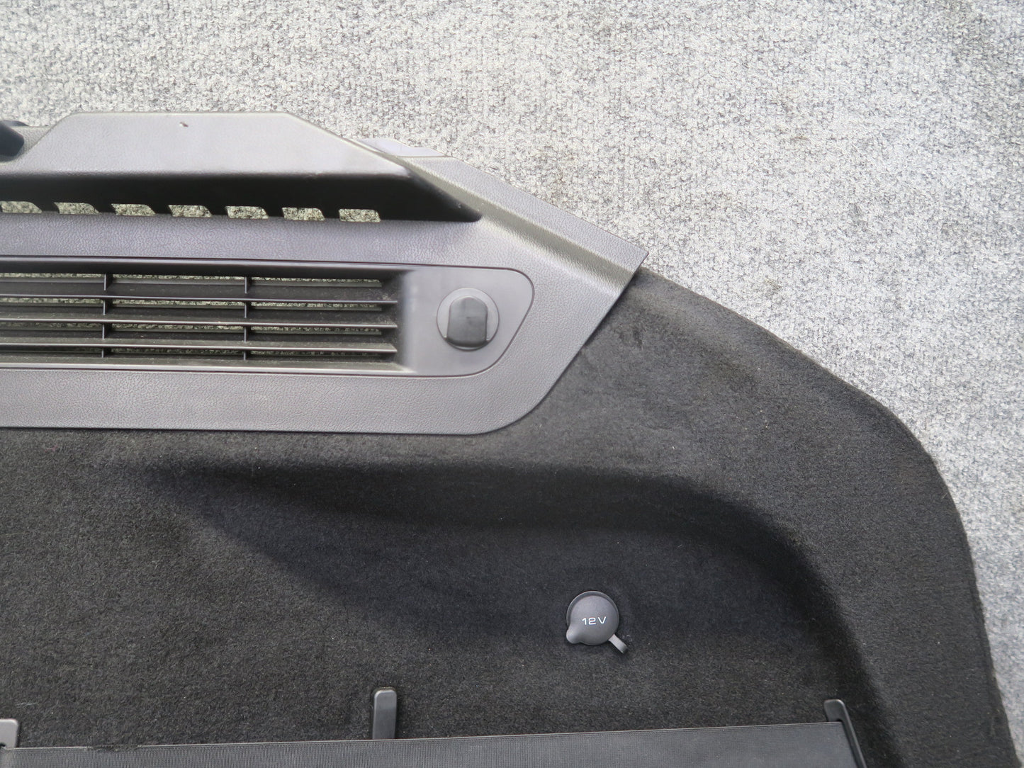 2017-2020 Maserati Levante M161 Rear Right Quarter Trunk Side Trim Cover Panel
