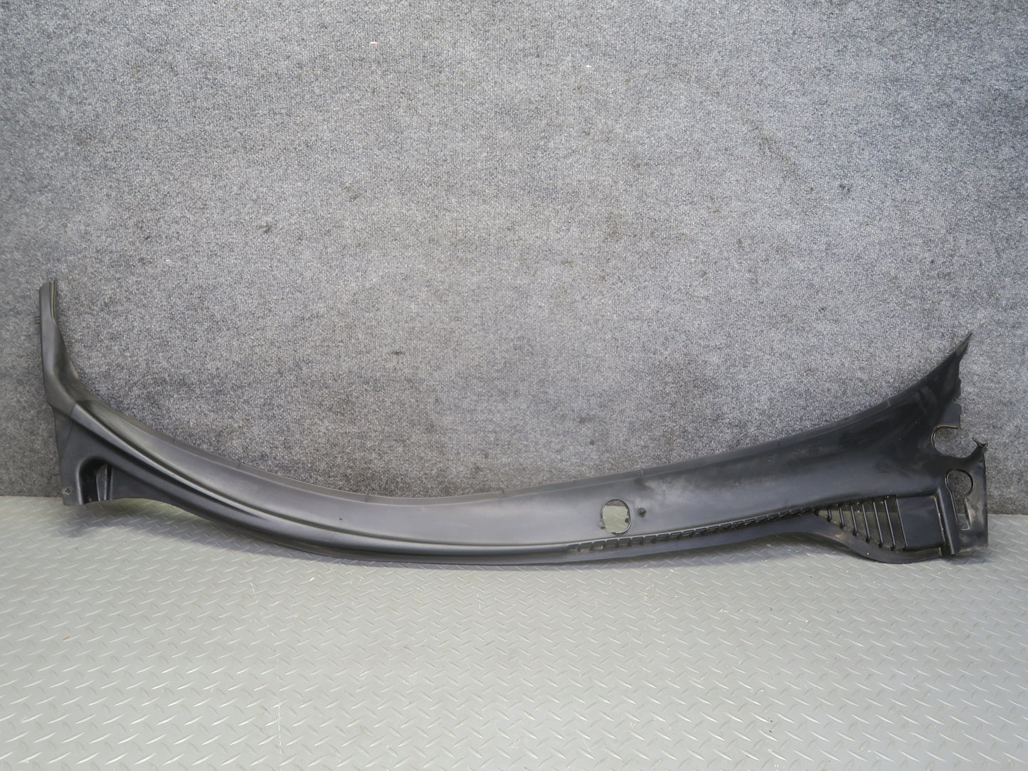 05-07 Chevrolet Corvette C6 Front Windshield Air Vent Cowl Trim Panel OEM