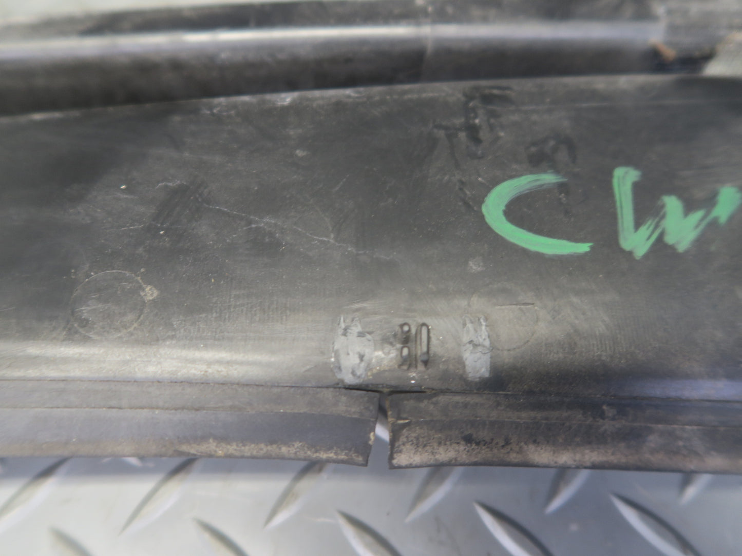 05-07 Chevrolet Corvette C6 Front Windshield Air Vent Cowl Trim Panel OEM