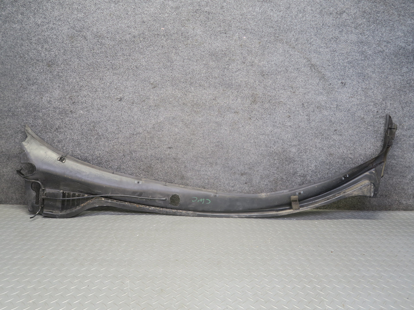 05-07 Chevrolet Corvette C6 Front Windshield Air Vent Cowl Trim Panel OEM