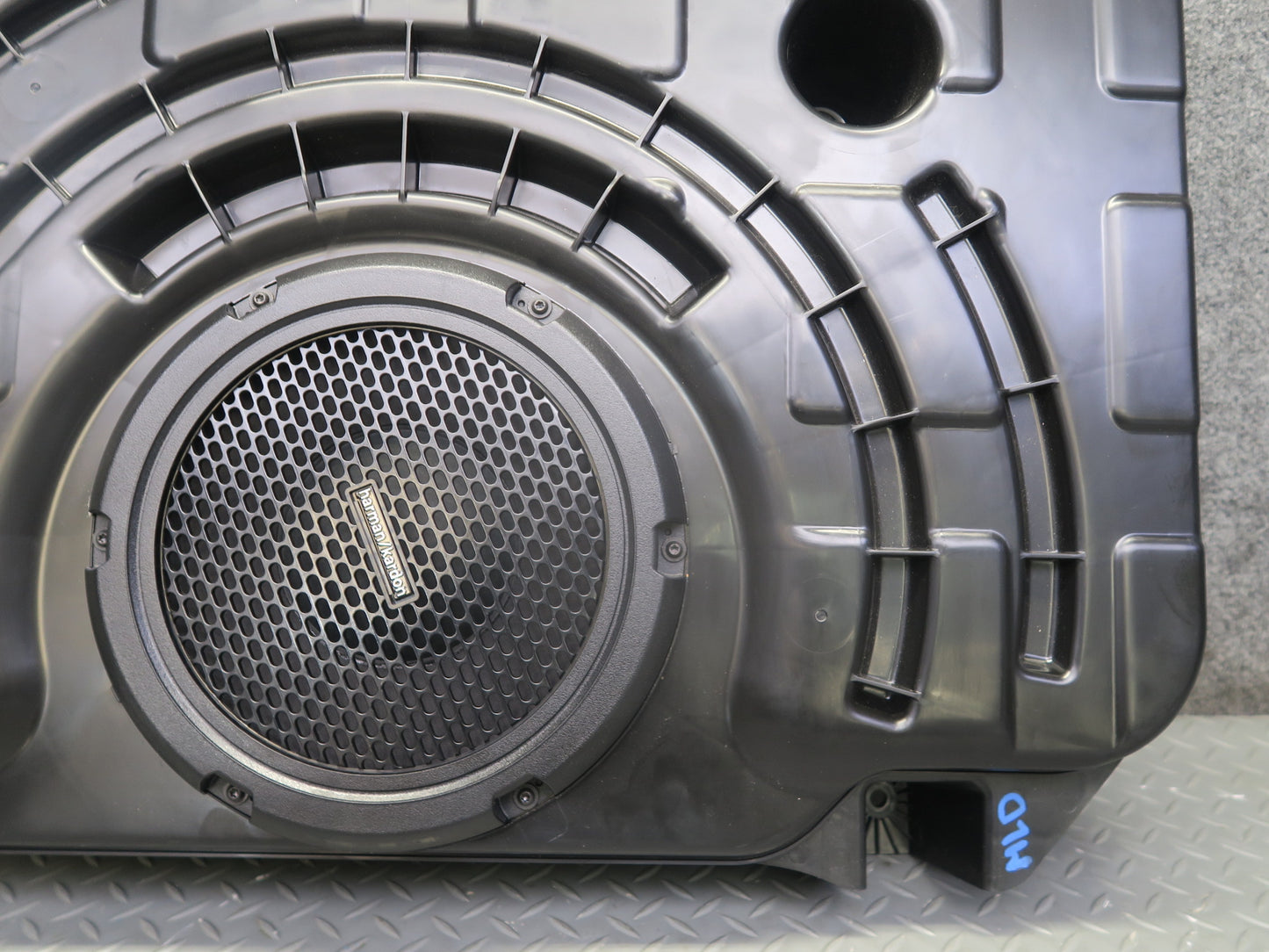 2017-2020 Maserati Levante M161 Rear Audio Subwoofer Speaker Box Assembly