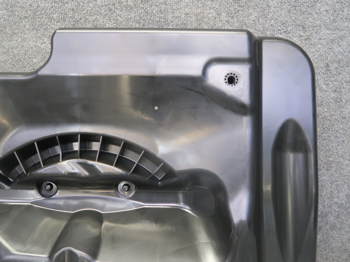 2017-2020 Maserati Levante M161 Rear Audio Subwoofer Speaker Box Assembly