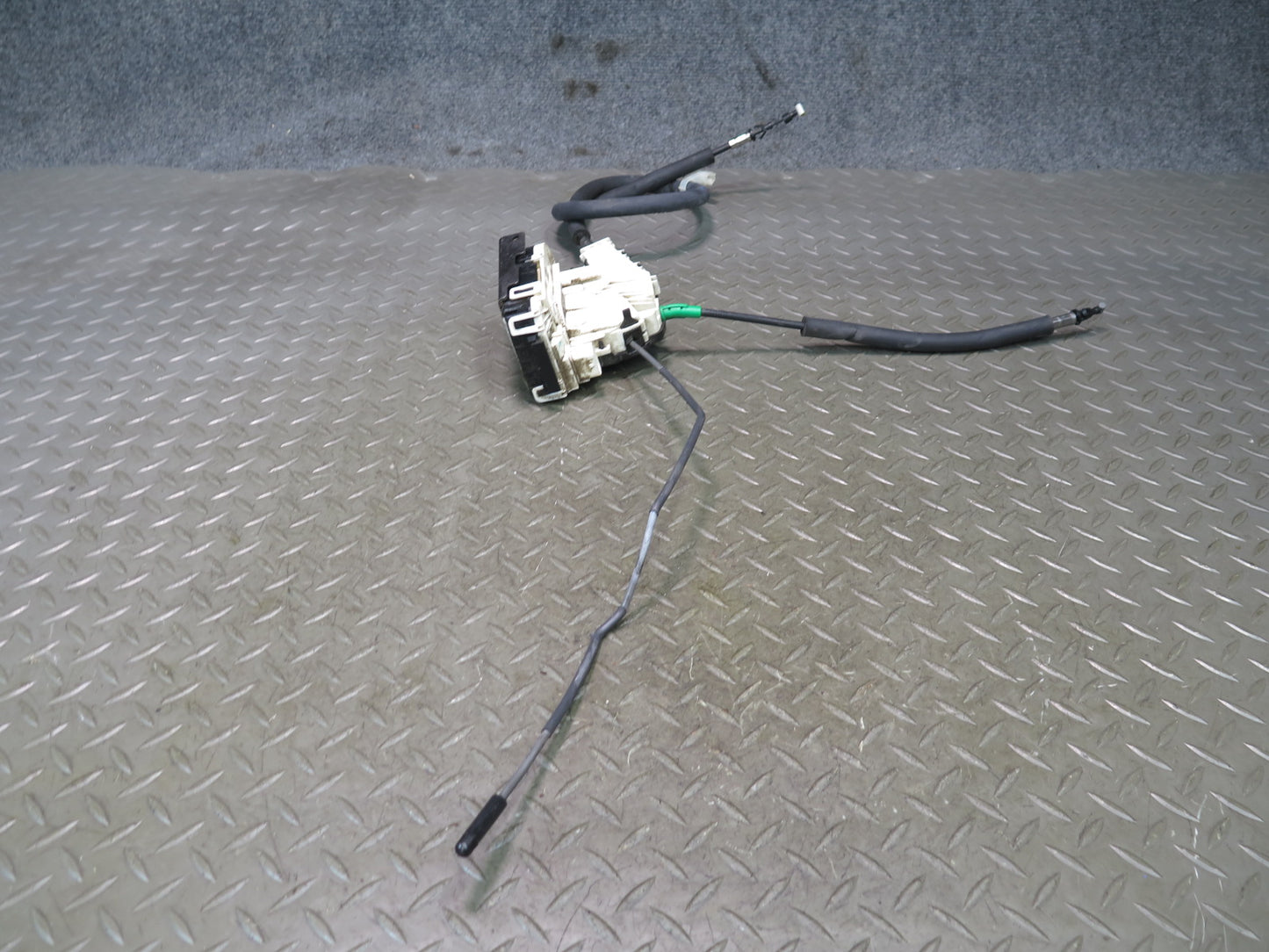 2017-2020 Maserati Levante M161 Rear Left Door Lock Latch Actuator 670101186