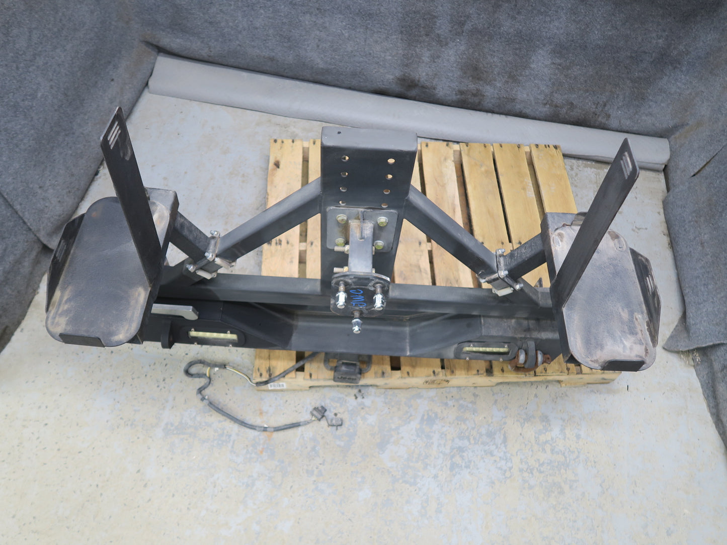 11-18 Jeep Wrangler JK Rear Bumper Hinged Tire Carrier TOW Trailer Hitch Set