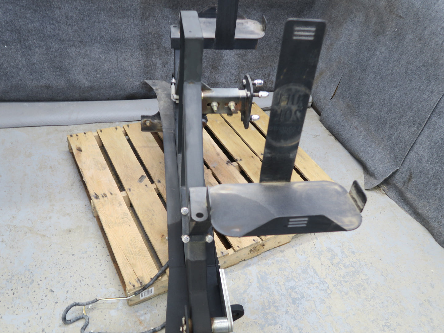 11-18 Jeep Wrangler JK Rear Bumper Hinged Tire Carrier TOW Trailer Hitch Set