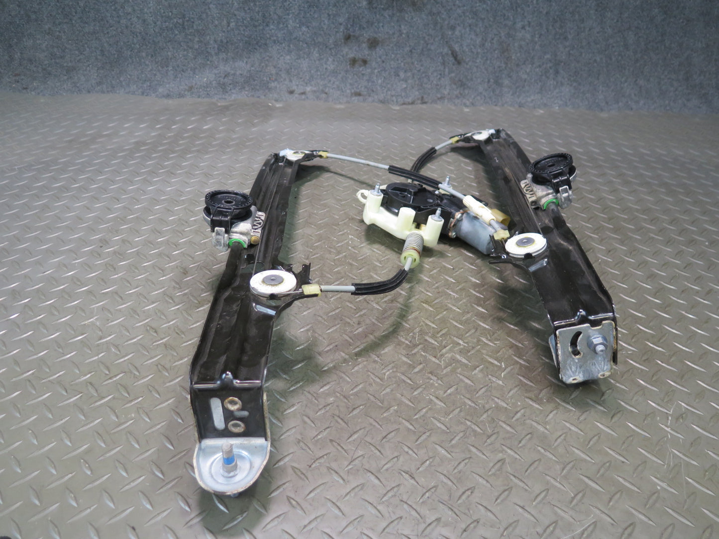 2017-2020 Maserati Levante M161 Rear Left Door Window Regulator w Motor OEM