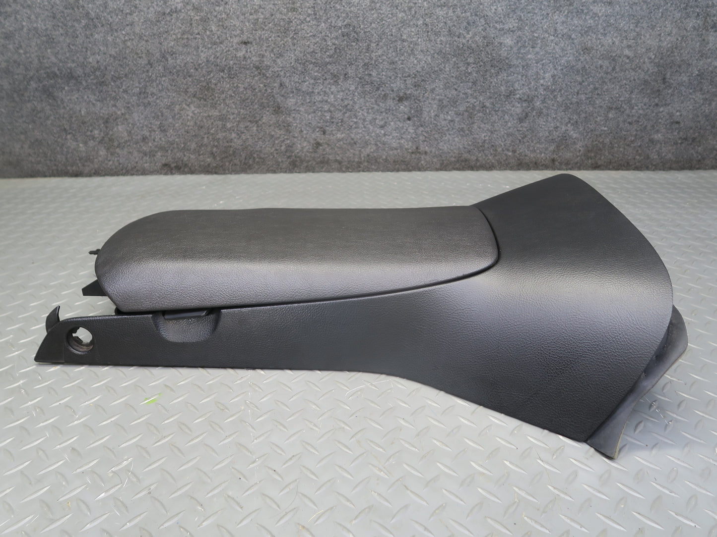 05-10 Chevrolet Corvette C6 Front Center Console Arm Rest Lid Assembly Black OEM