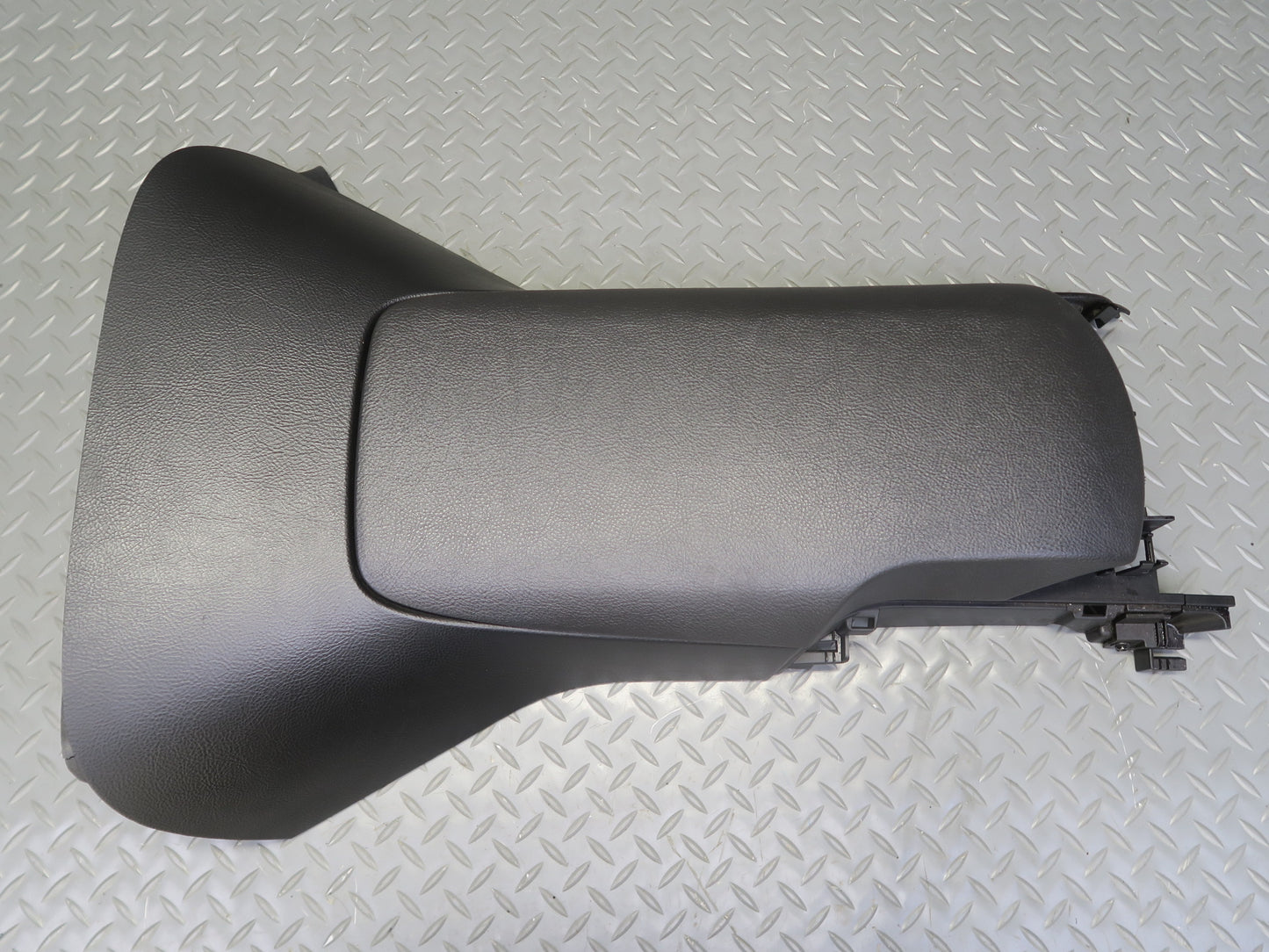 05-10 Chevrolet Corvette C6 Front Center Console Arm Rest Lid Assembly Black OEM