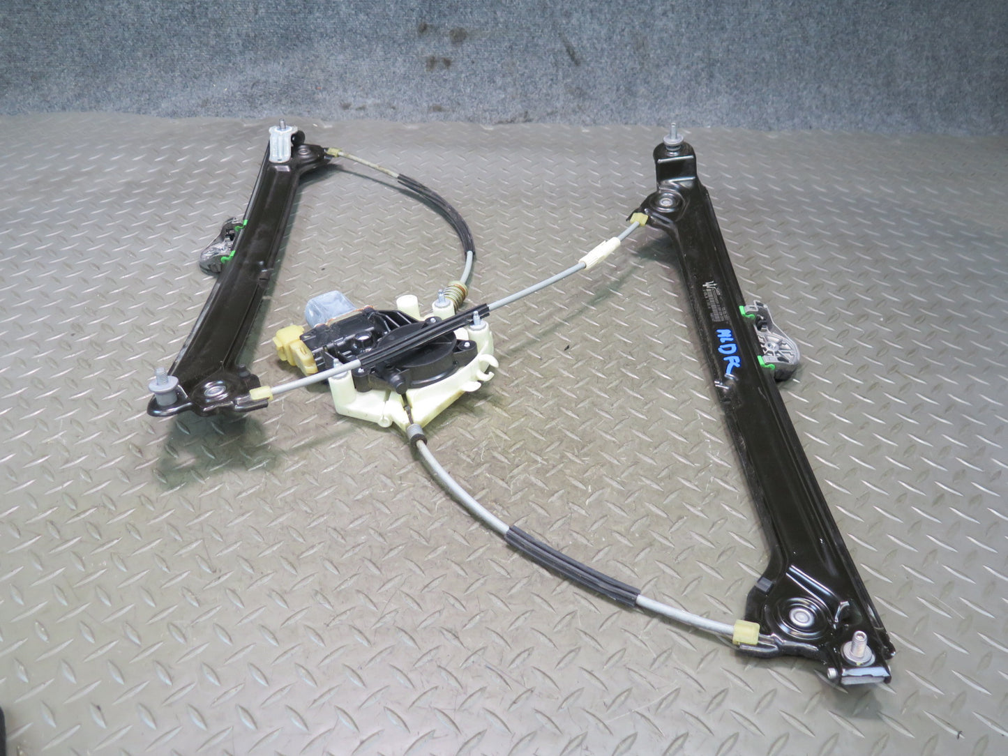 2017-2020 Maserati Levante M161 Front Left Door Window Regulator w Motor OEM