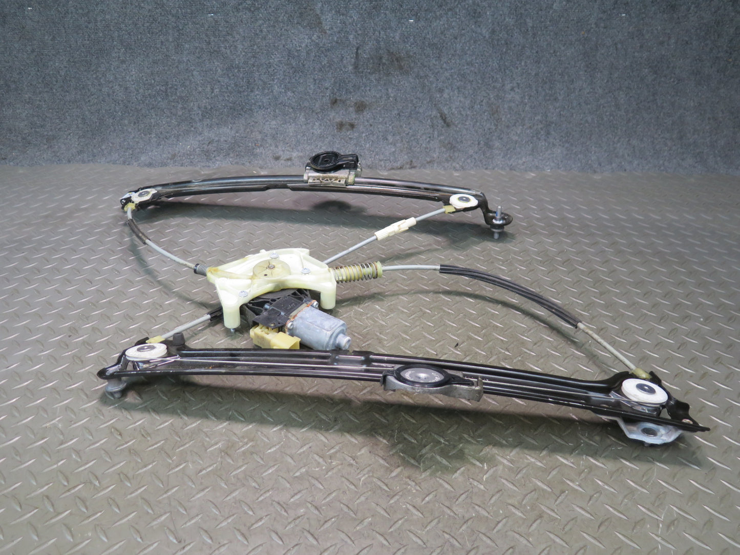 2017-2020 Maserati Levante M161 Front Left Door Window Regulator w Motor OEM