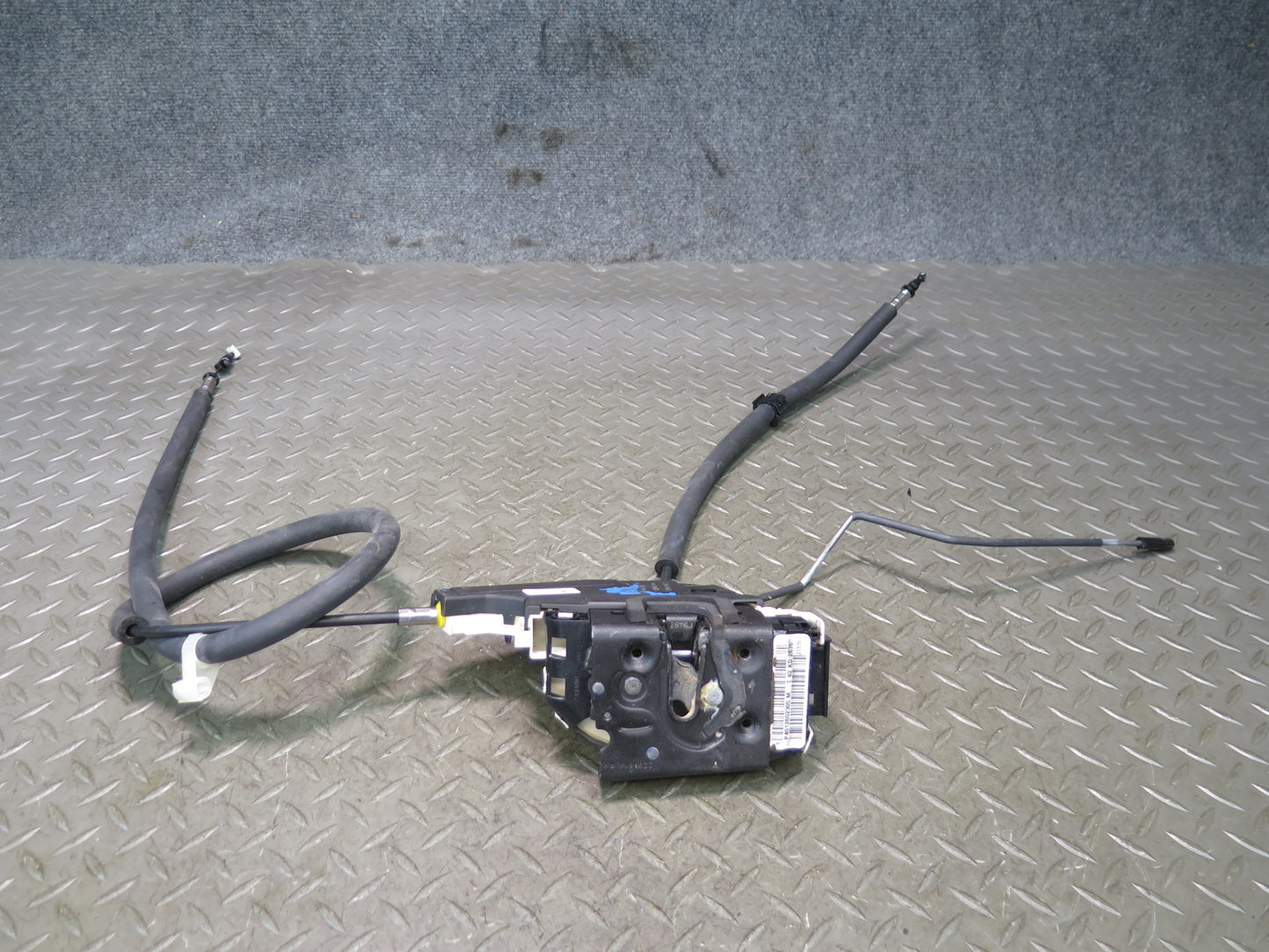 2017-2020 Maserati Levante M161 Front Right Door Lock Latch Actuator 670101181
