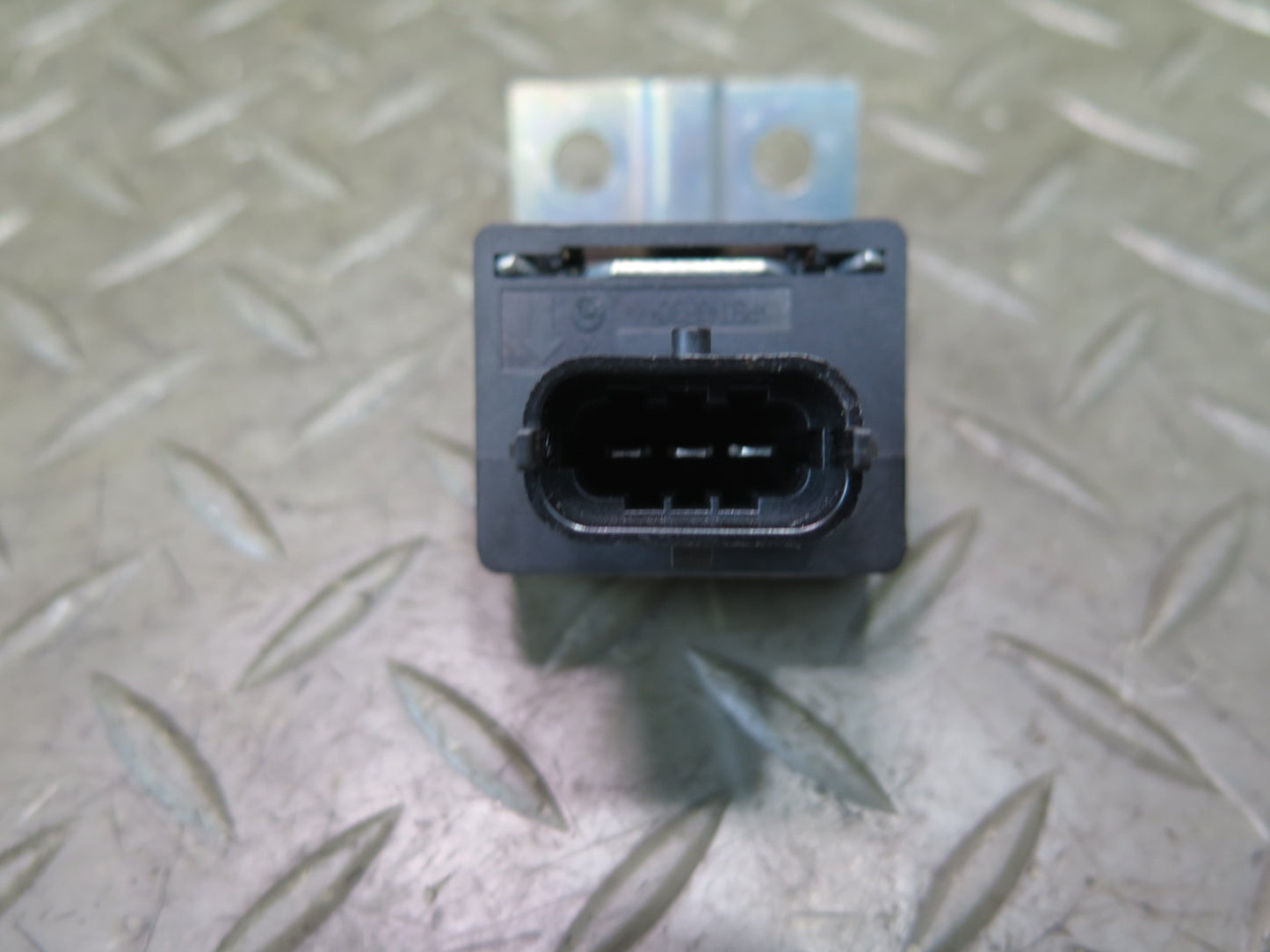 2017-2020 Maserati Levante M161 Rear Acceleration Sensor 670005813