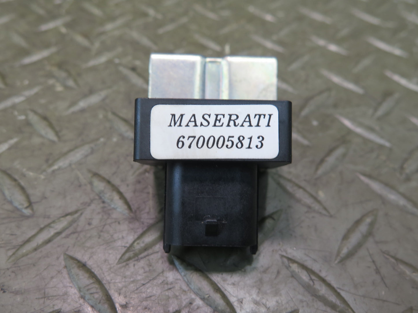 2017-2020 Maserati Levante M161 Rear Acceleration Sensor 670005813