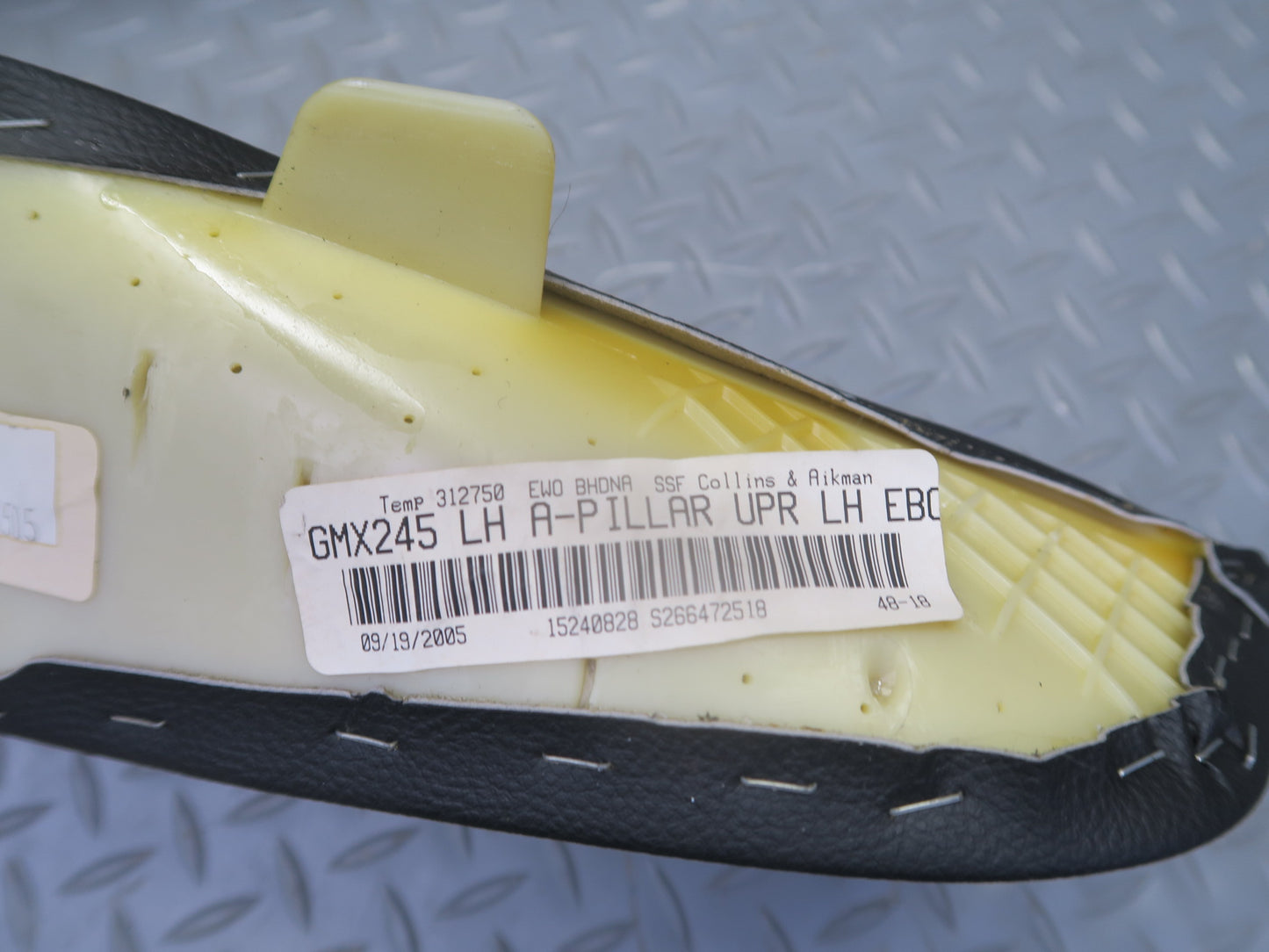 05-10 Chevrolet Corvette C6 Coupe Set of 2 Left & Right A Pillar Trim Black OEM