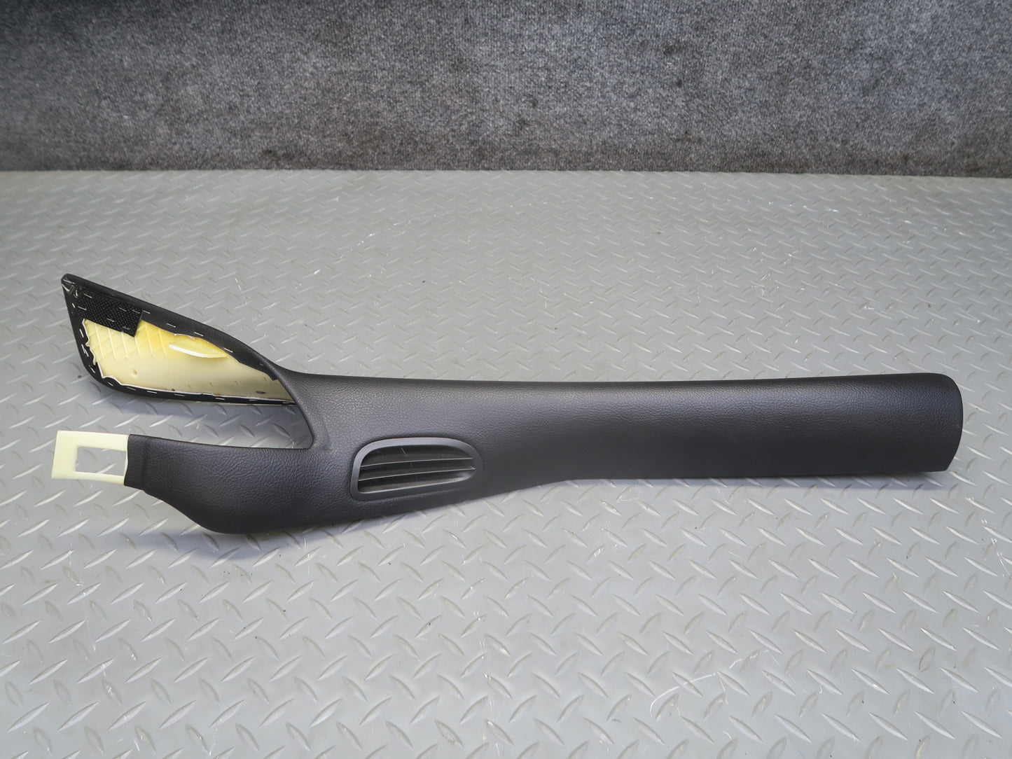 05-10 Chevrolet Corvette C6 Coupe Set of 2 Left & Right A Pillar Trim Black OEM