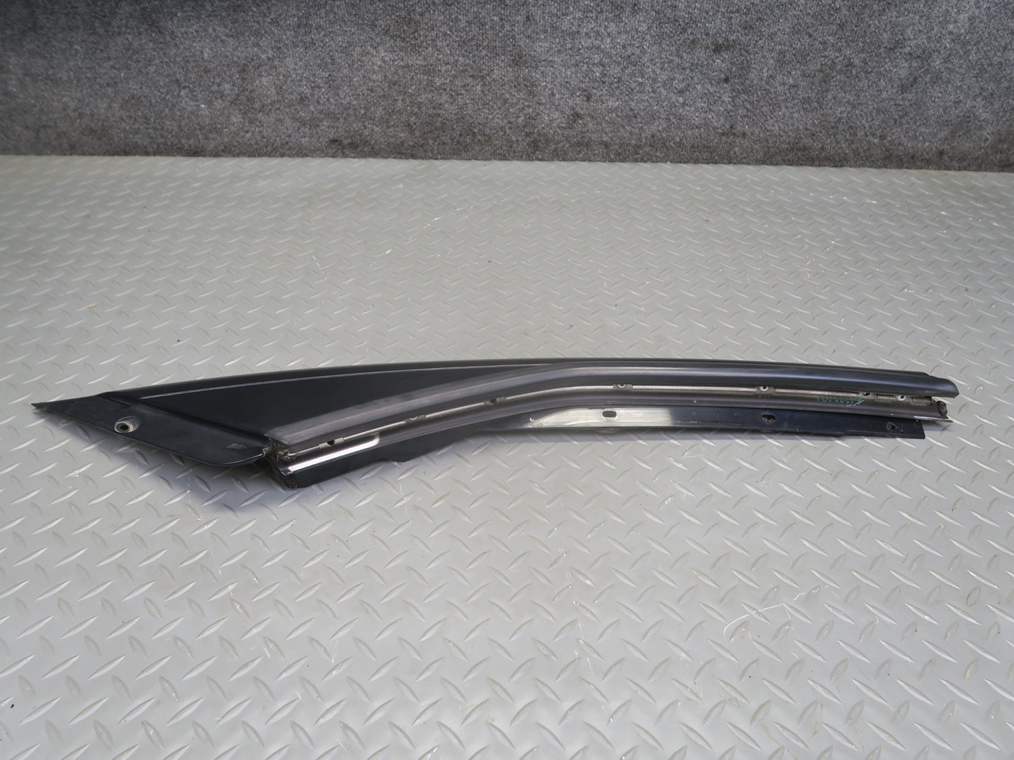 05-13 Chevrolet Corvette C6 Front Right & Left Exterior A Pillar Molding Set OEM