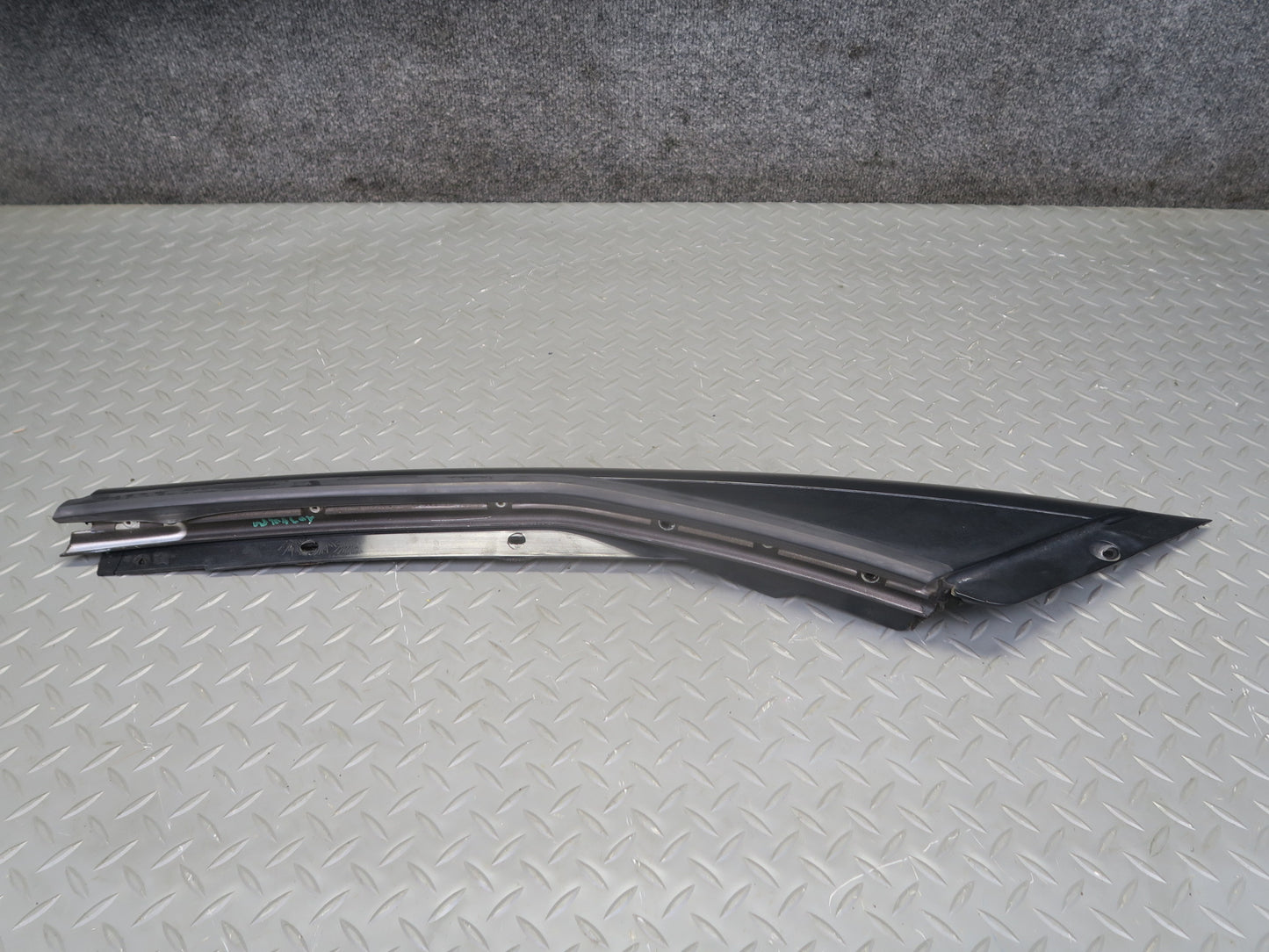 05-13 Chevrolet Corvette C6 Front Right & Left Exterior A Pillar Molding Set OEM
