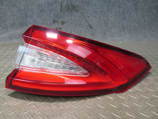2017-2020 Maserati Levante M161 Rear Right Outer Tail Light Lamp 20670204