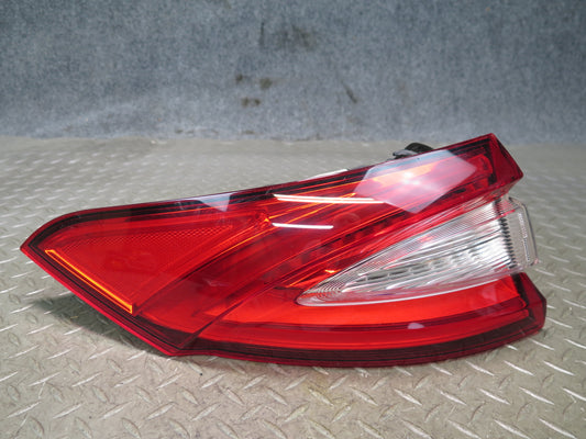 2017-2020 Maserati Levante M161 Rear Left Outer Tail Light Lamp 20670104