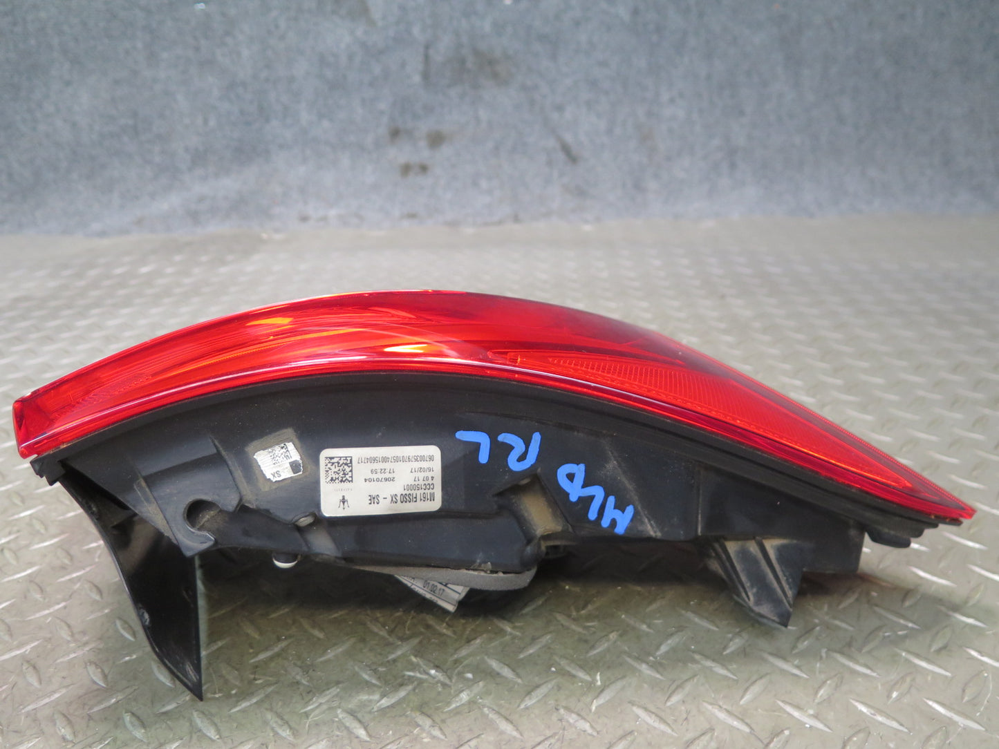 2017-2020 Maserati Levante M161 Rear Left Outer Tail Light Lamp 20670104