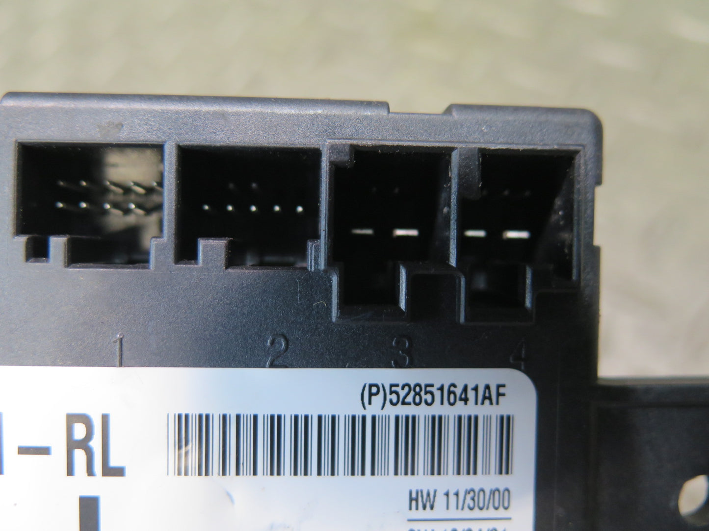 2017-2020 Maserati Levante M161 Rear Left Door Control Module 52851641AF