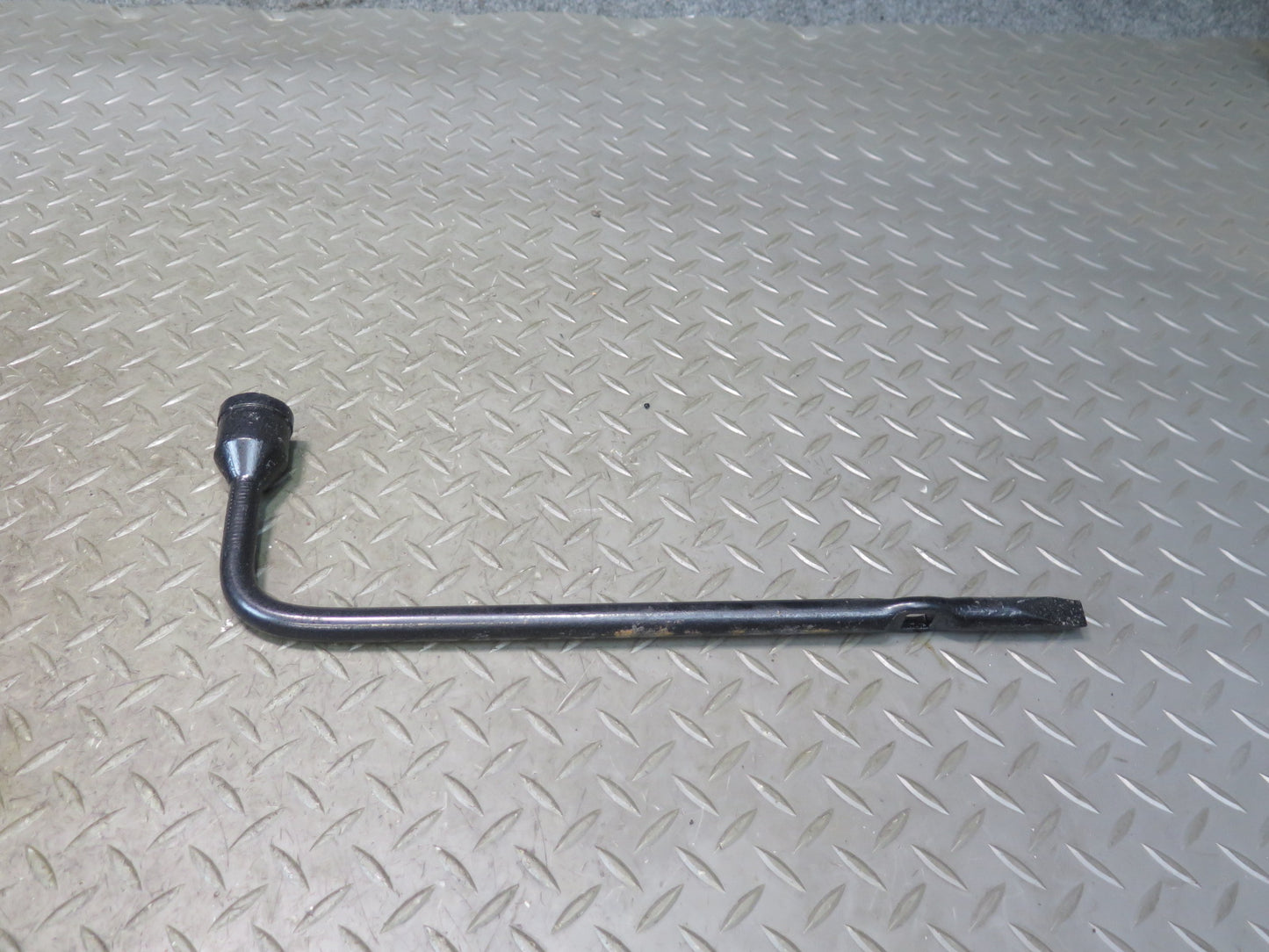 2017-2020 Maserati Levante M161 Emergency Spare Tire Lift Jack Tool KIT w Foam