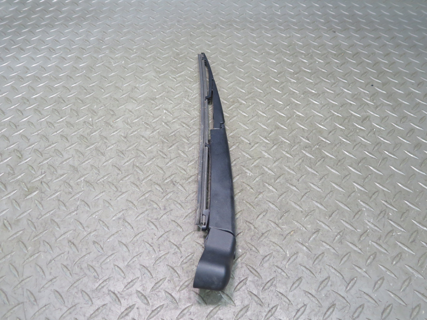 2017-2020 Maserati Levante M161 Rear Trunk Lid Liftgate Tailgate Wiper Arm