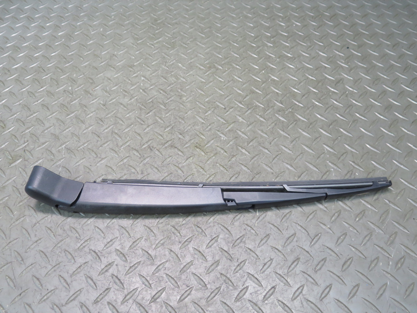 2017-2020 Maserati Levante M161 Rear Trunk Lid Liftgate Tailgate Wiper Arm