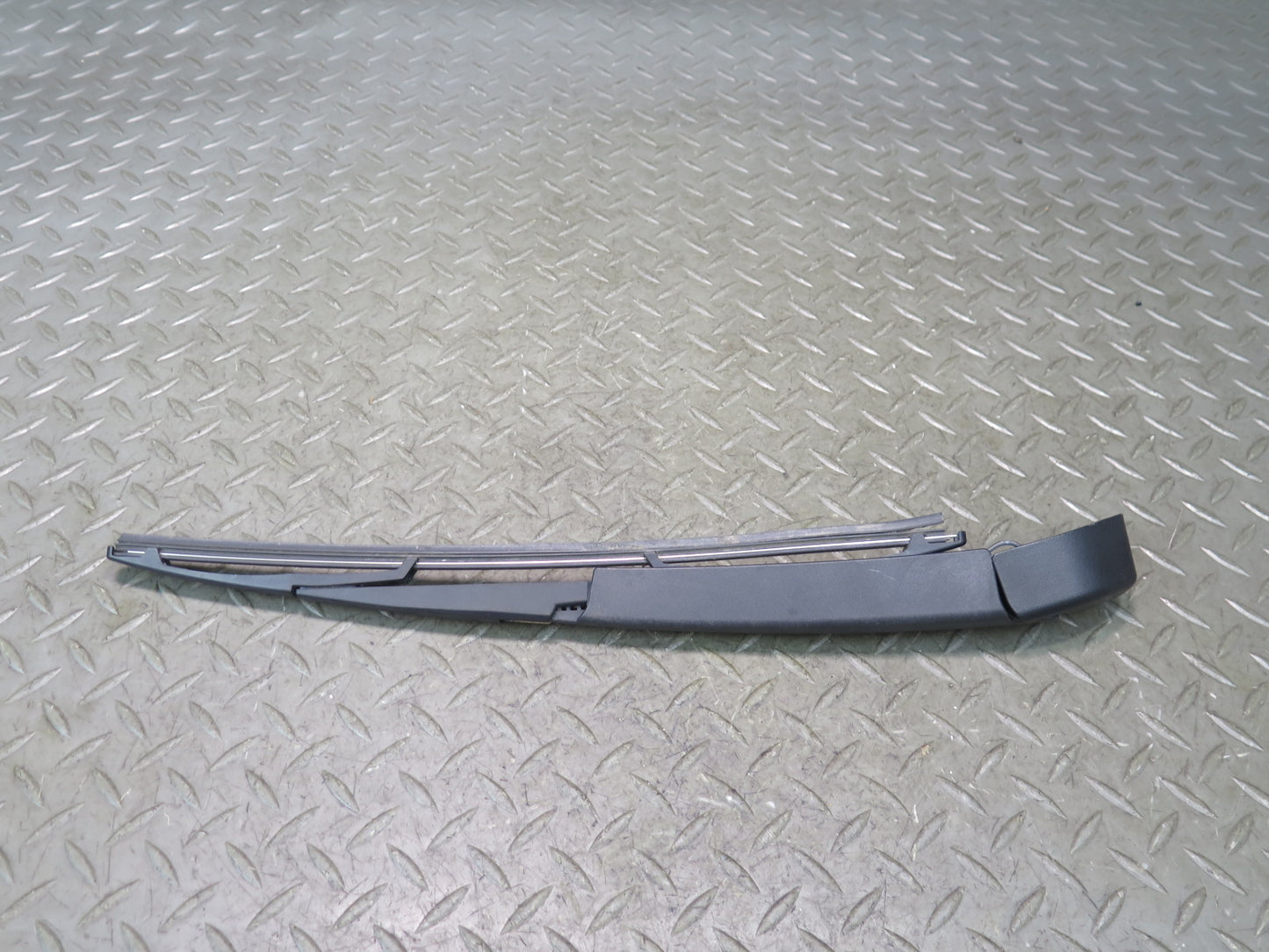 2017-2020 Maserati Levante M161 Rear Trunk Lid Liftgate Tailgate Wiper Arm