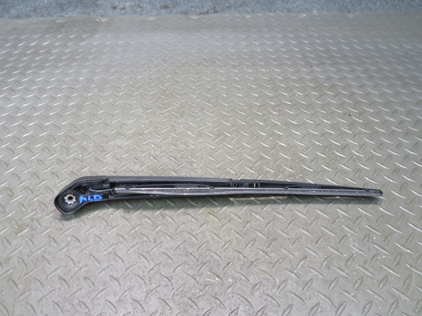 2017-2020 Maserati Levante M161 Rear Trunk Lid Liftgate Tailgate Wiper Arm
