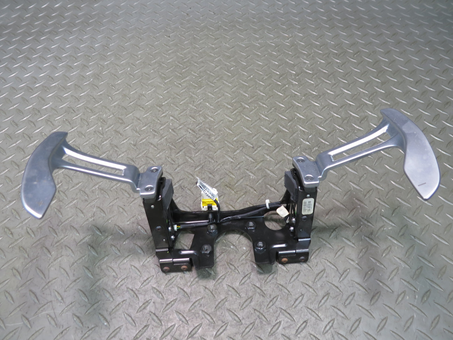 2017-2020 Maserati Levante M161 Steering Column Shift Shifter Paddle Switch