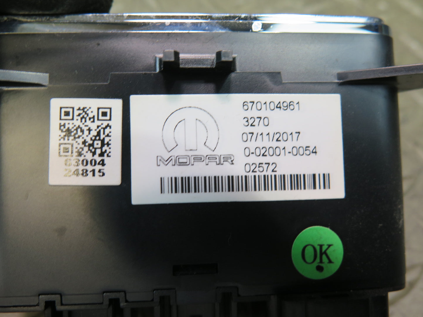 2017-2020 Maserati Levante M161 Center Console AUX USB Hub 670104961