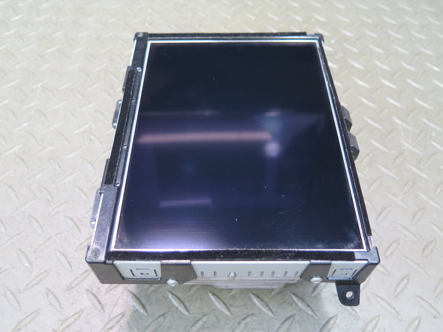 2017-2020 Maserati Levante M161 Dash Information Display Touch Screen 670102581