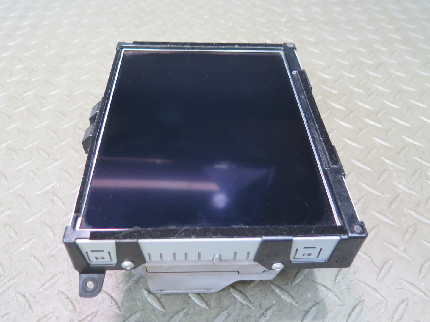 2017-2020 Maserati Levante M161 Dash Information Display Touch Screen 670102581