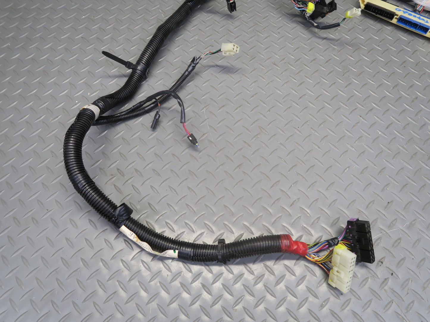 1987 Nissan Z31 300ZX Instrument Panel Dash Wire Wiring Harness 24013-21P04 OEM