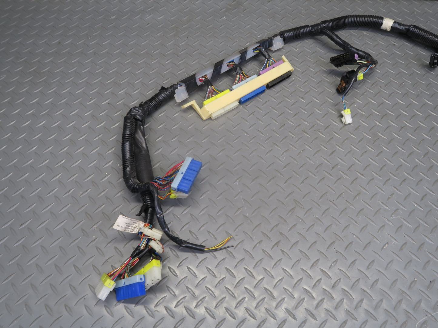 1987 Nissan Z31 300ZX Instrument Panel Dash Wire Wiring Harness 24013-21P04 OEM