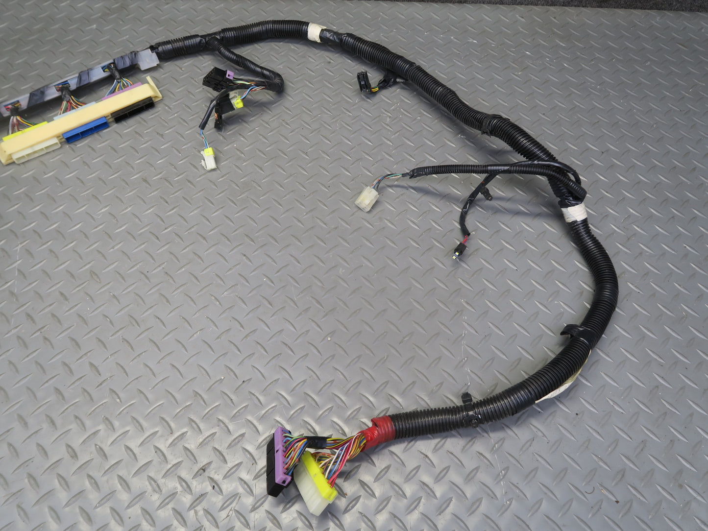 1987 Nissan Z31 300ZX Instrument Panel Dash Wire Wiring Harness 24013-21P04 OEM