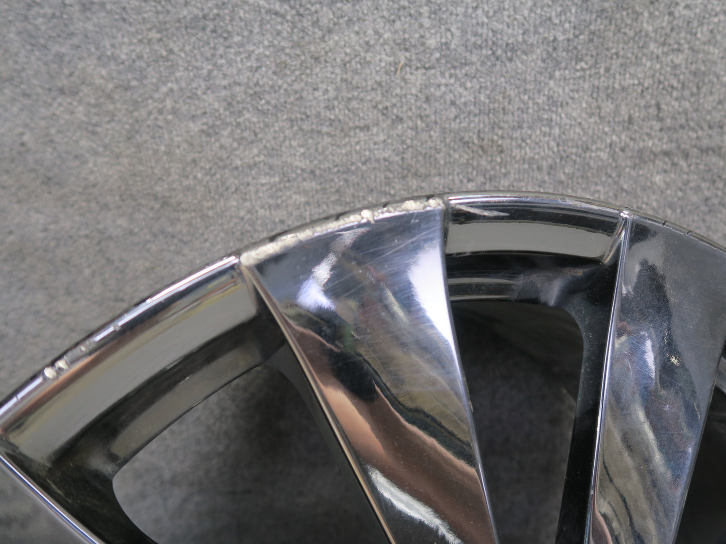 Set of 4 Rays Versus Genoma R19 19" Wheel Rim 19x8JJ ET45 Damaged