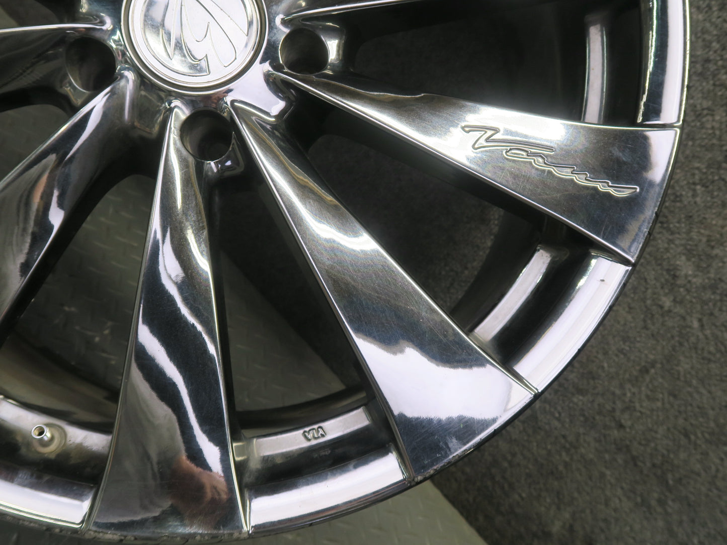 Set of 4 Rays Versus Genoma R19 19" Wheel Rim 19x8JJ ET45 Damaged