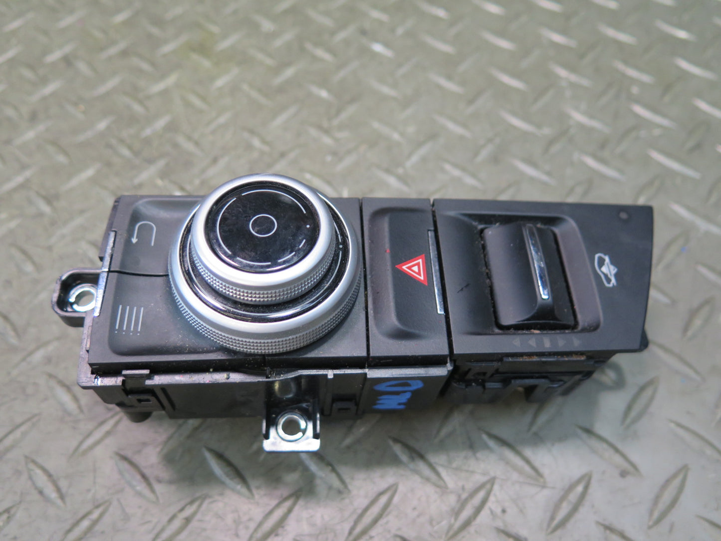 2017-2020 Maserati Levante M161 Center Console Multimedia Suspension Switch